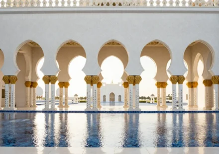 Beyond the Minaret: A Traveler’s Guide to Respectful Mosque Visits in the Middle East